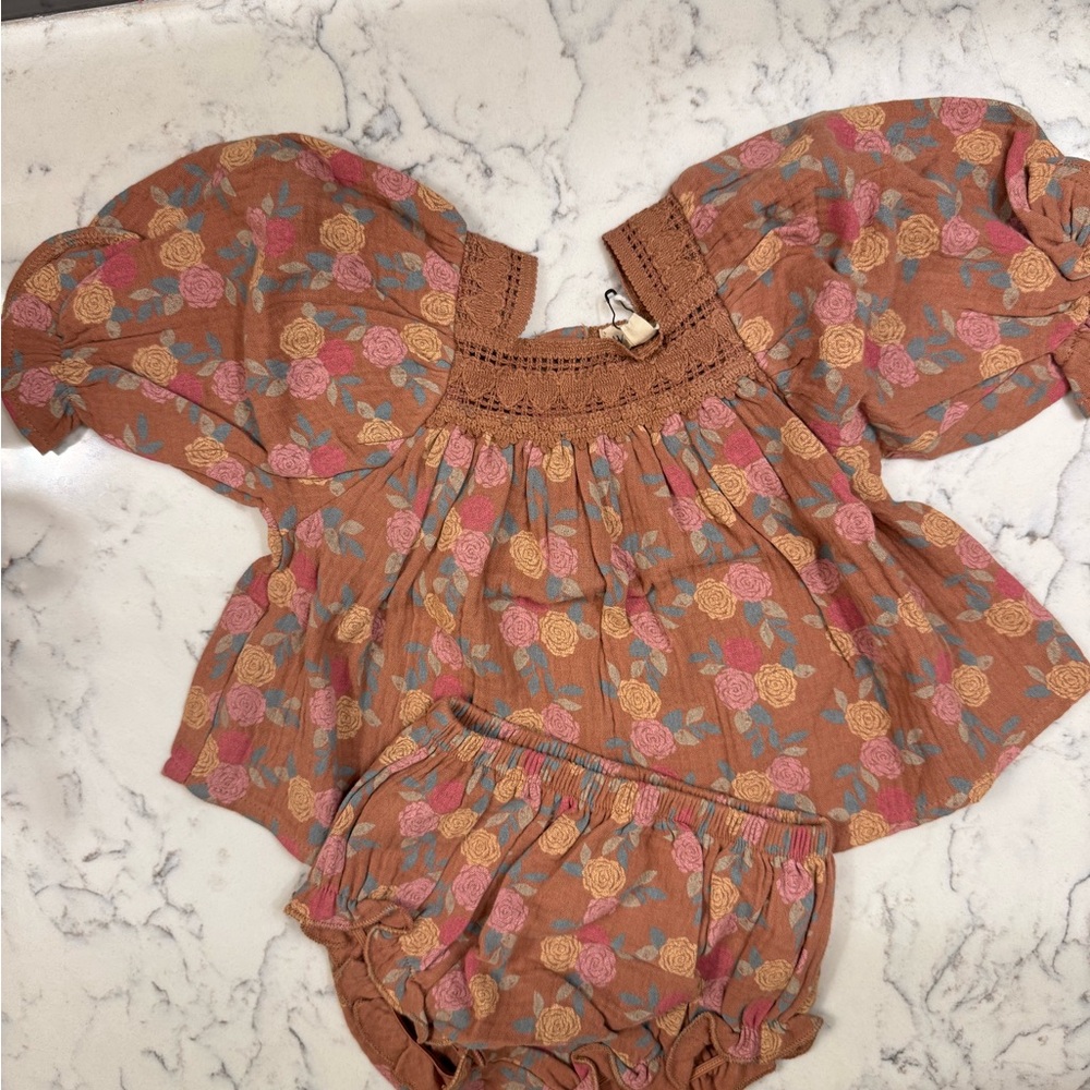 Wild Wawa caramel roses set